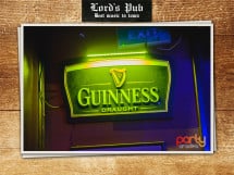 Distracţie în Lord's Pub
