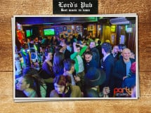Distracţie în Lord's Pub