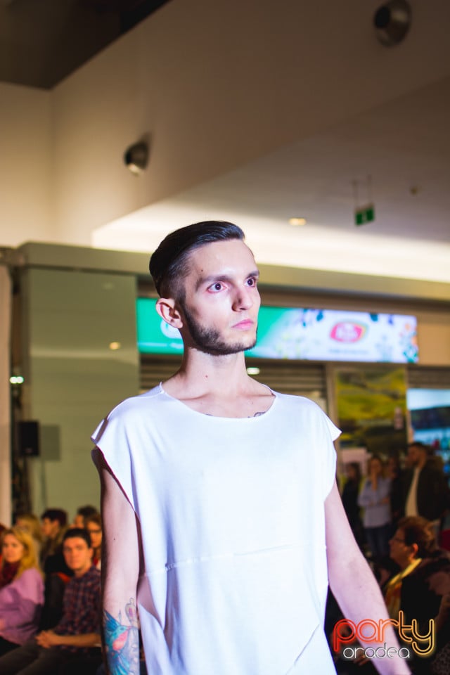 Fashion Gate, Lotus Center