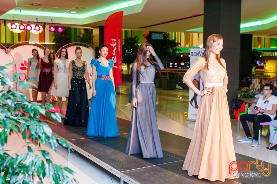 Lotus Fashion Weekend, Lotus Center