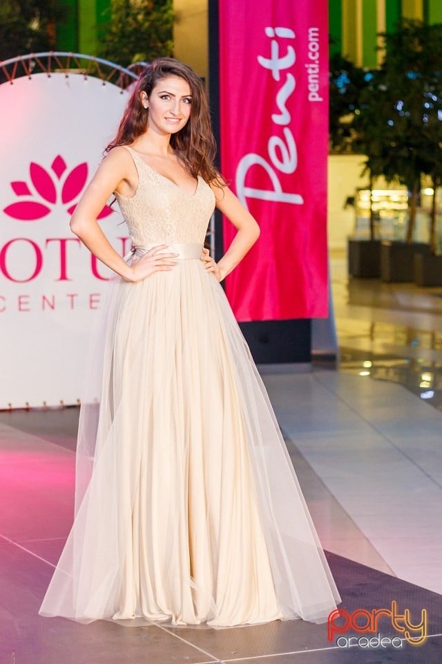 Lotus Fashion Weekend, Lotus Center