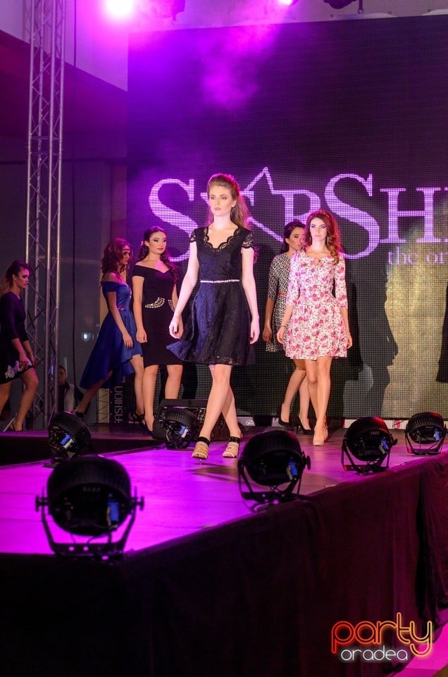 Lotus Spring Fashion Show, Lotus Center