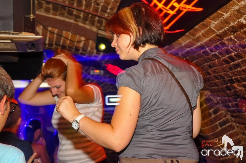 Love the Summer: Beach Party, 