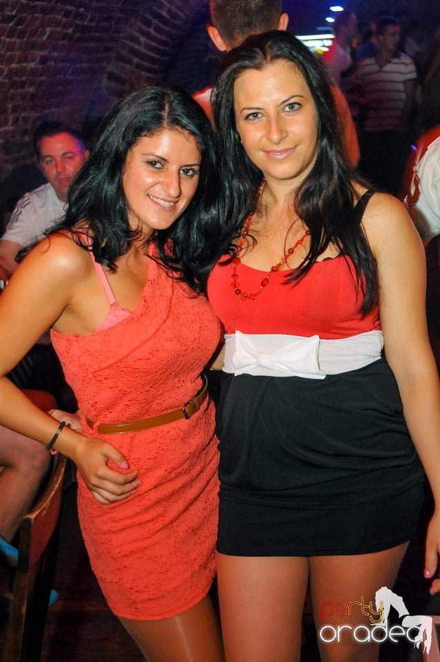 Love the Summer: Beach Party, 