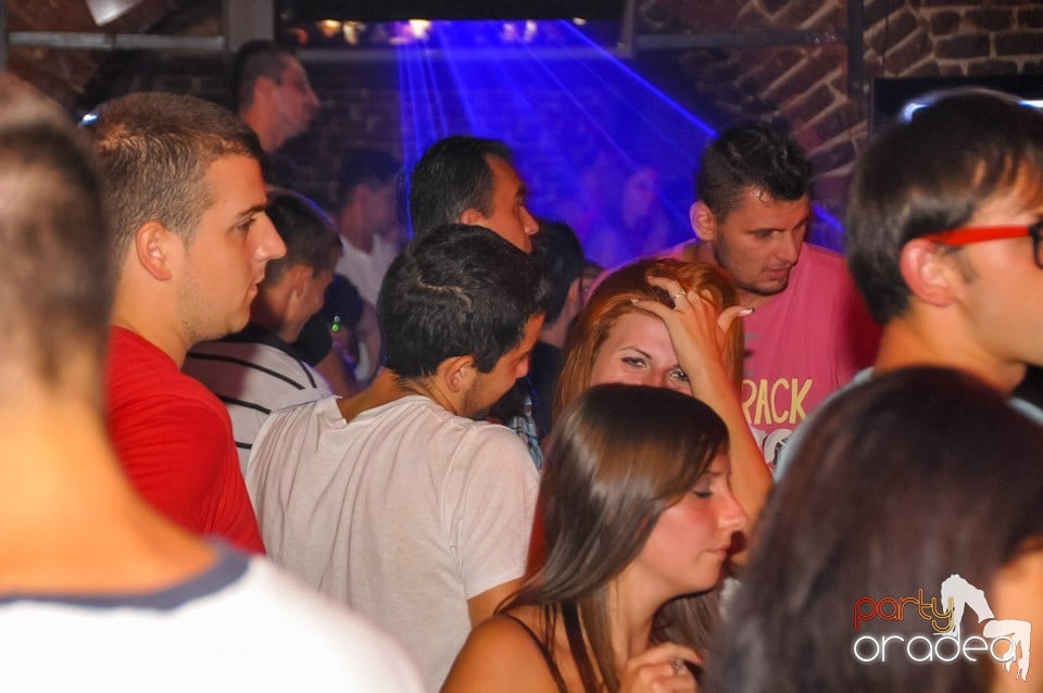 Love the Summer: Beach Party, 