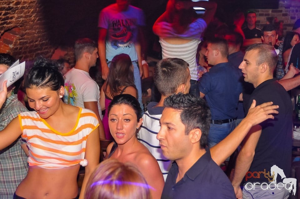 Love the Summer: Beach Party, 