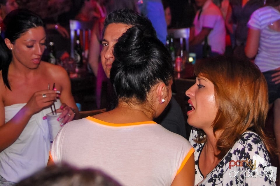 Love the Summer: Beach Party, 