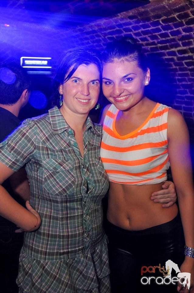 Love the Summer: Beach Party, 