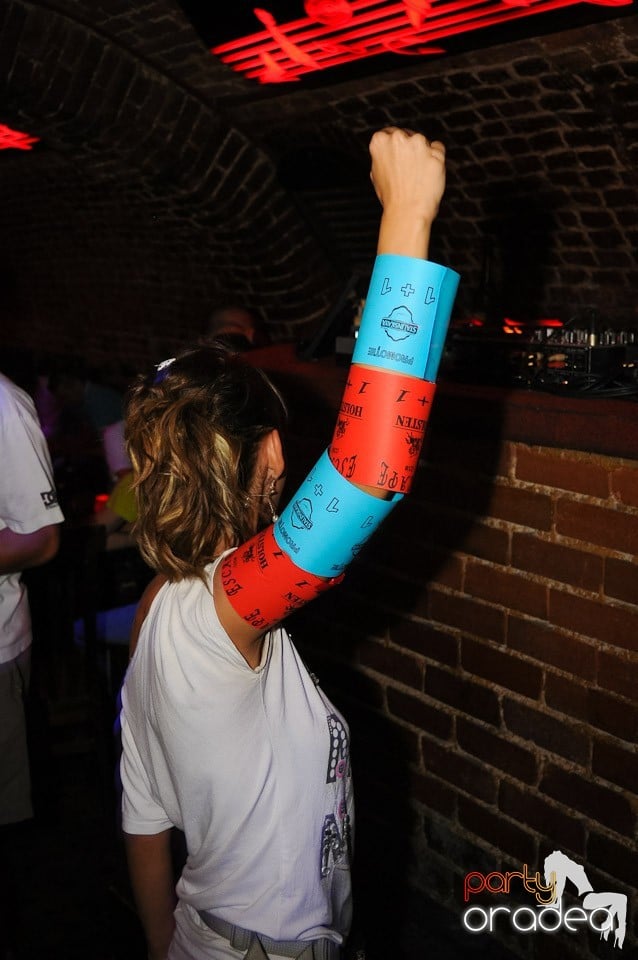 Love the Summer: Beach Party, 