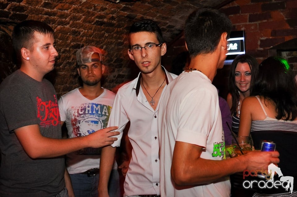 Love the Summer: Beach Party, 