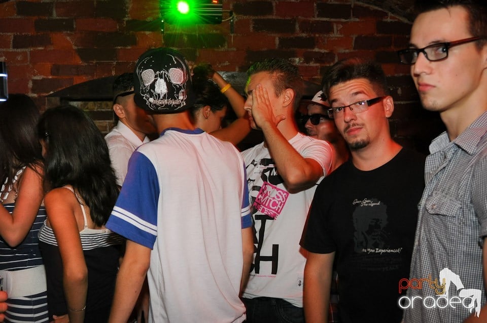 Love the Summer: Beach Party, 