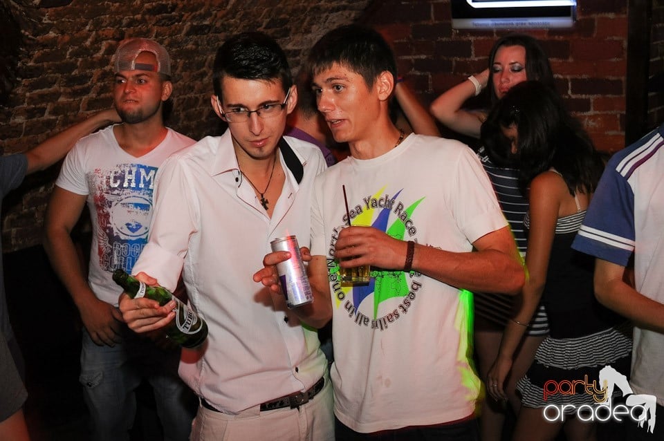 Love the Summer: Beach Party, 