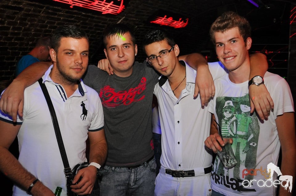 Love the Summer: Beach Party, 