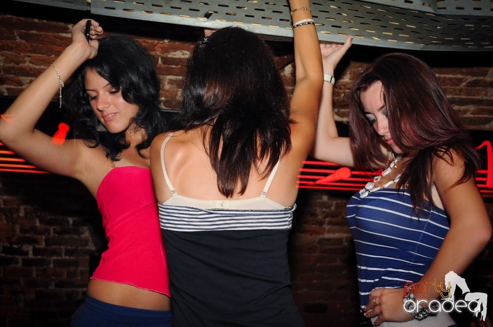 Love the Summer: Beach Party, 