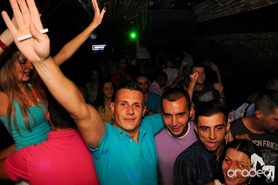 Love the Summer: Hot Promo Night, 