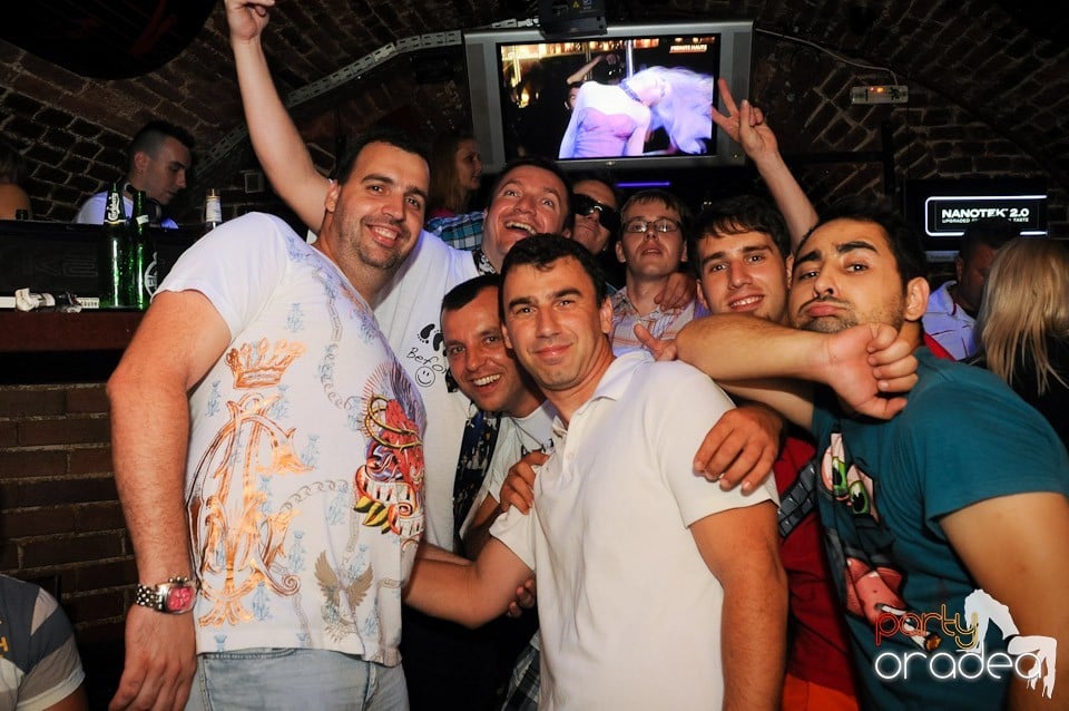 Love the Summer: Hot Promo Night, 