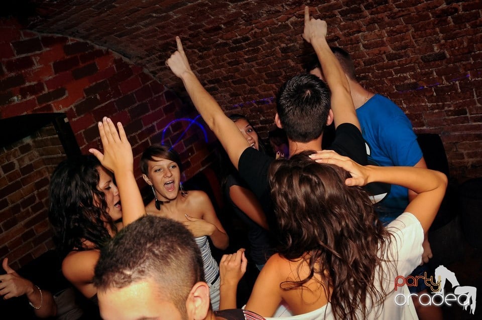 Love the Summer: Hot Promo Night, 