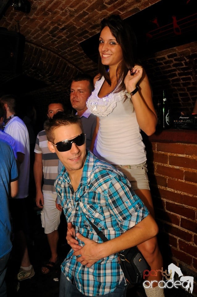 Love the Summer: Hot Promo Night, 