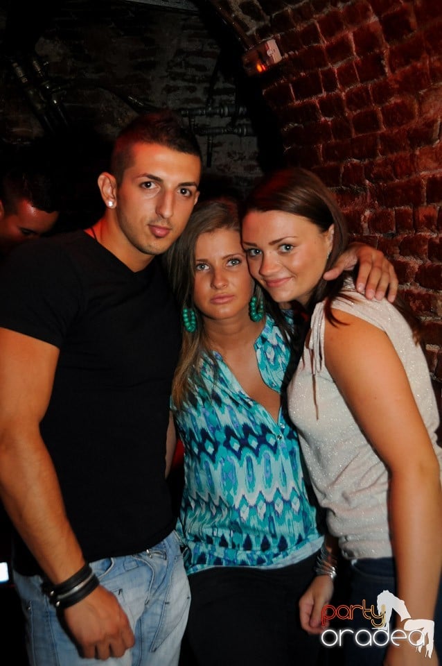 Love the Summer: Hot Promo Night, 