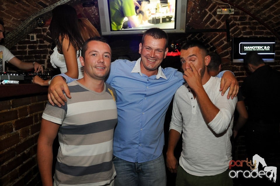 Love the Summer: Hot Promo Night, 