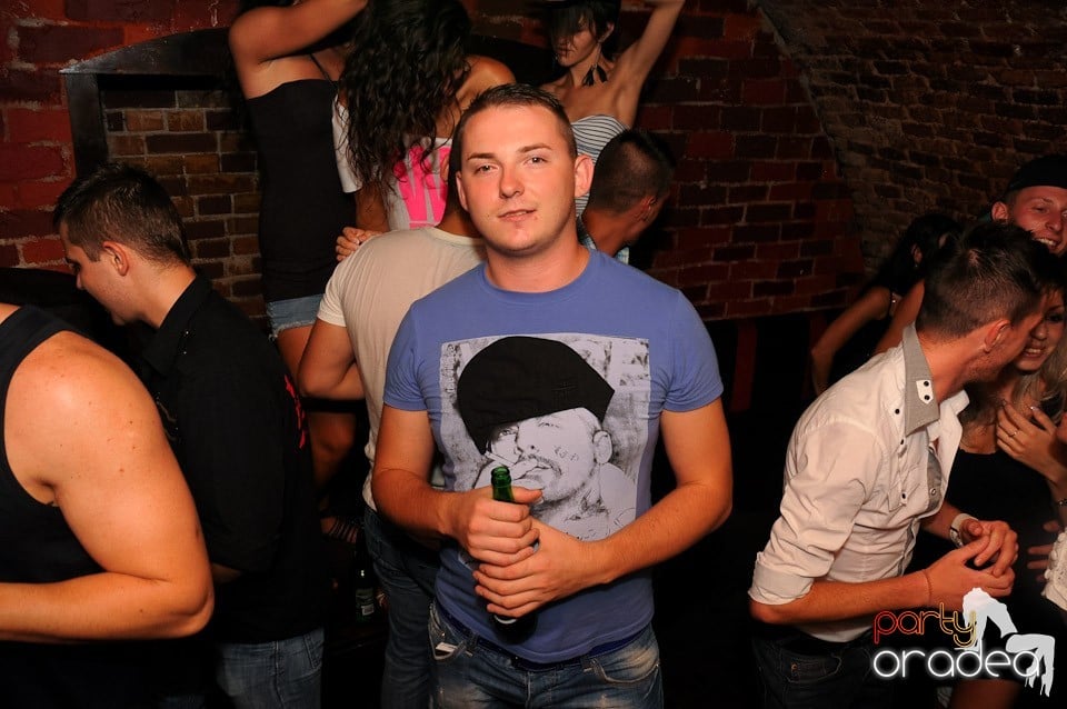 Love the Summer: Hot Promo Night, 