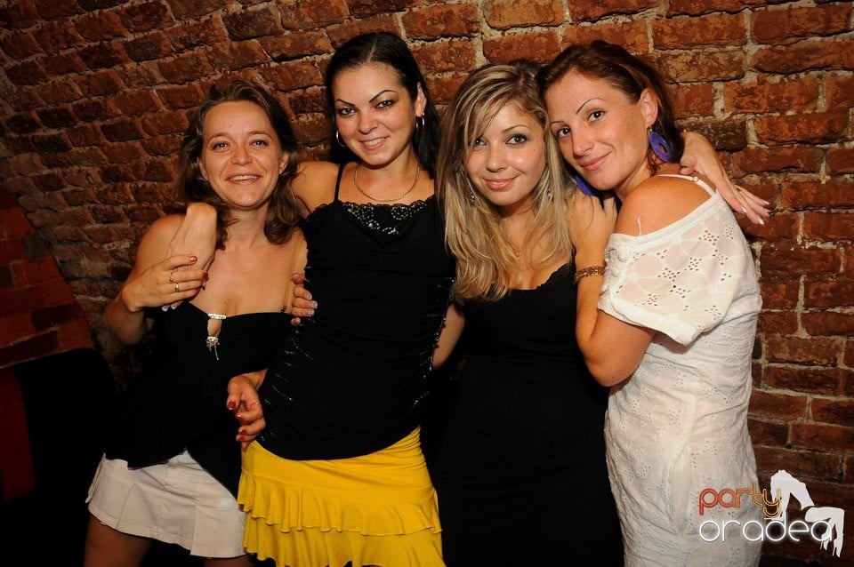 Love the Summer: Hot Promo Night, 