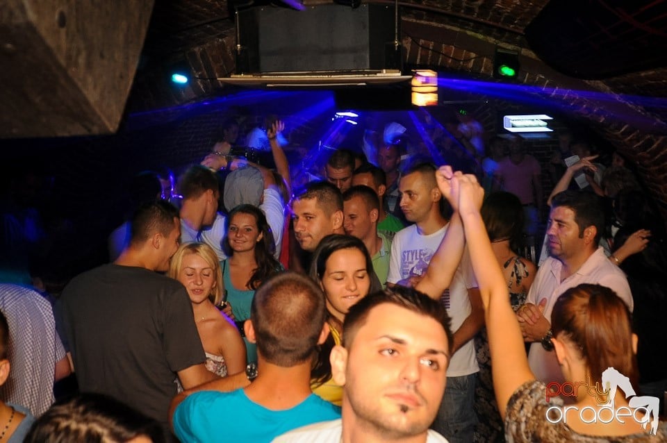 Love the Summer: Hot Promo Night, 