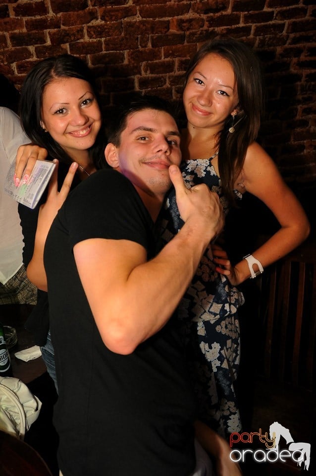 Love the Summer: Hot Promo Night, 