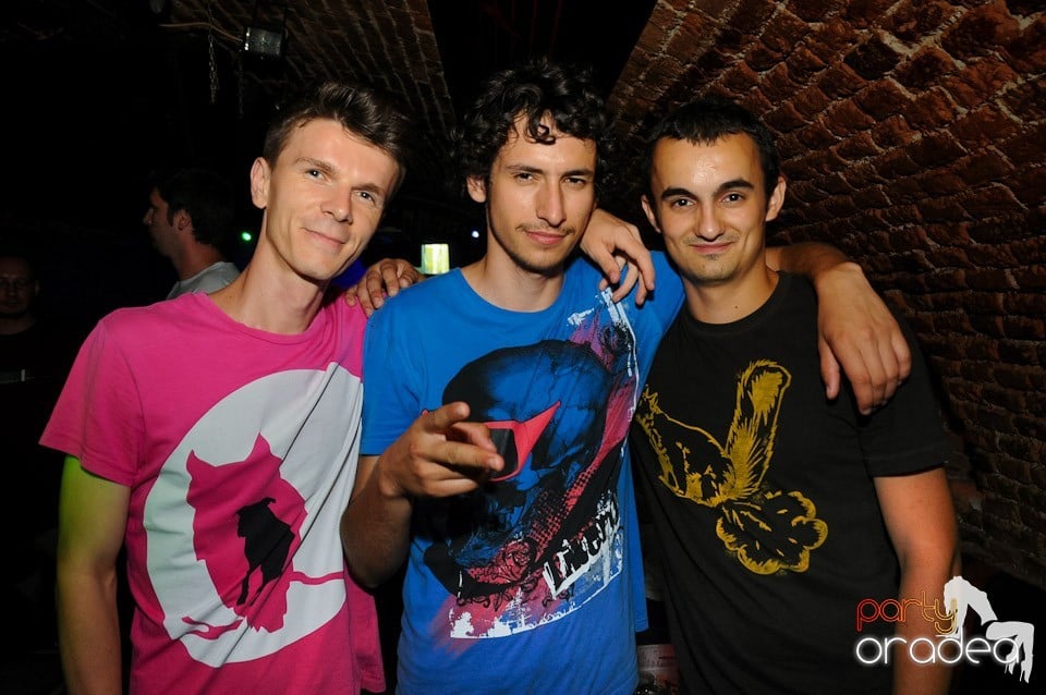 Love the Summer: Hot Promo Night, 