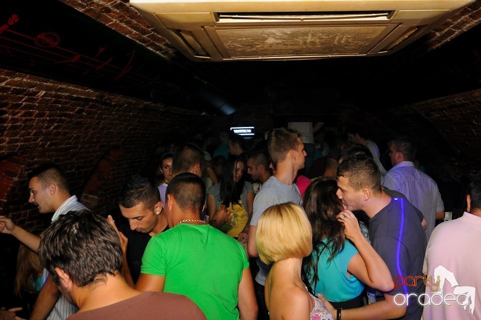 Love the Summer: Hot Promo Night, 