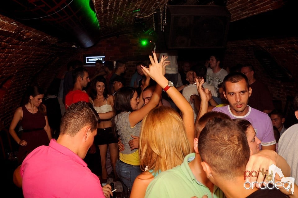 Love the Summer: Hot Promo Night, 