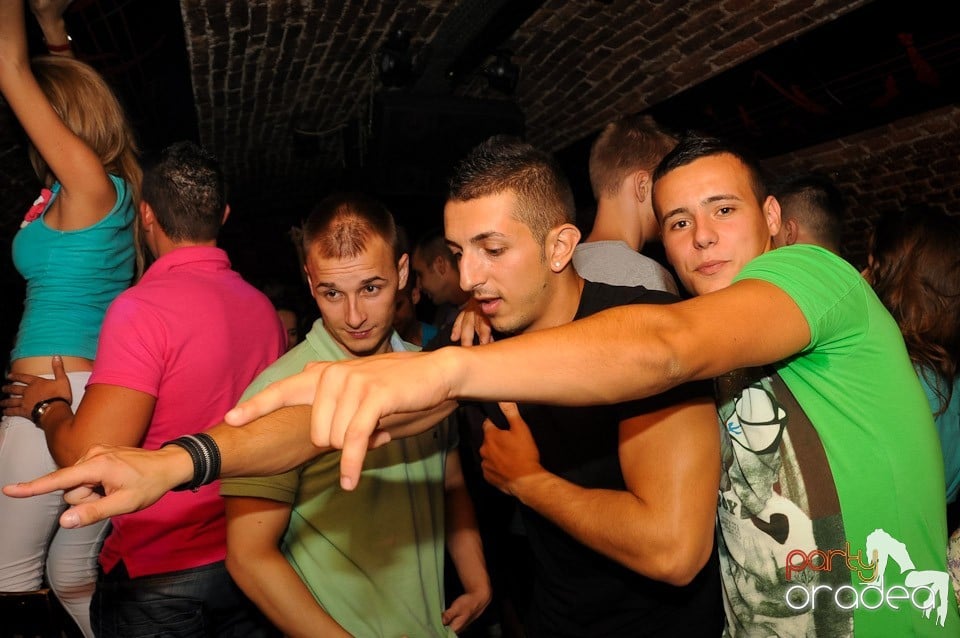 Love the Summer: Hot Promo Night, 