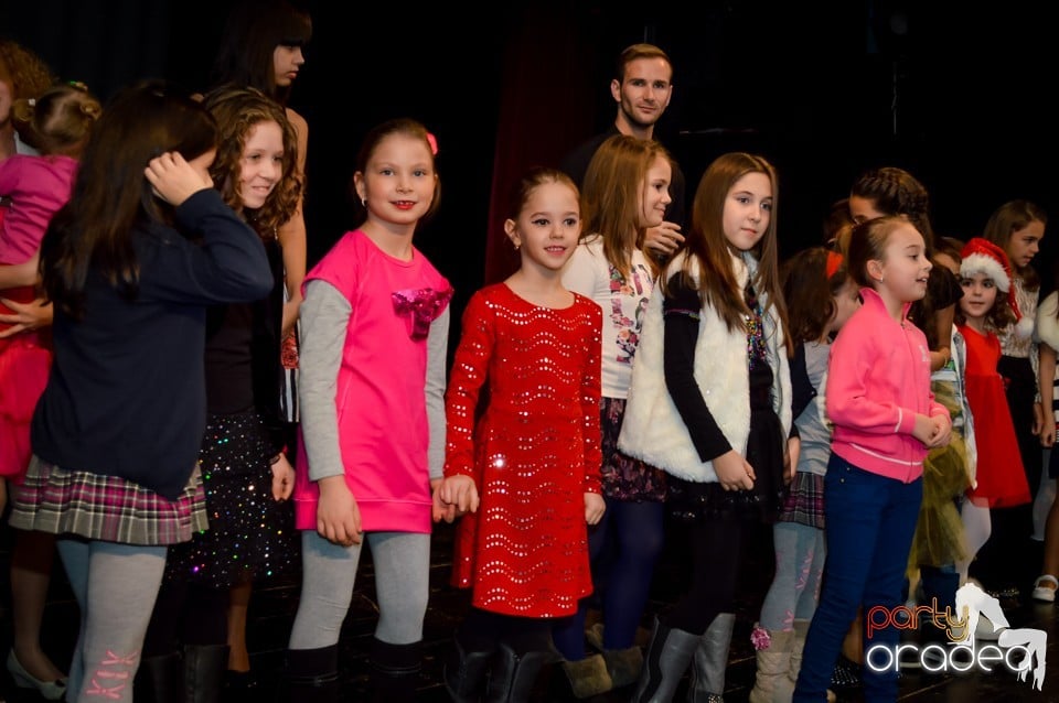 Mai buni, mai frumoşi de sărbători, Teatrul Arcadia