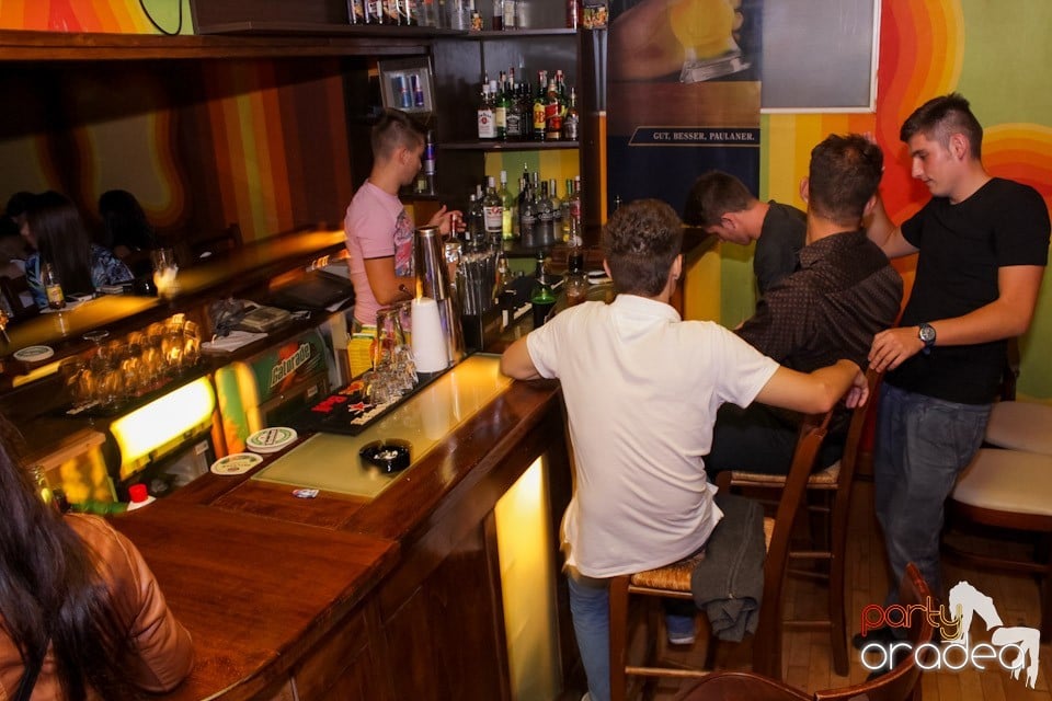 Mare petrecere în Club Juice, Juice