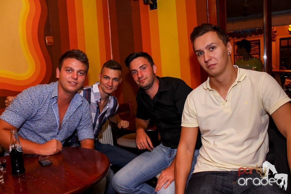 Mare petrecere în Club Juice, Juice
