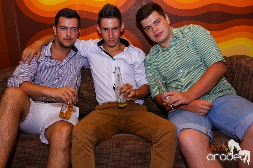 Mare petrecere în Club Juice, Juice