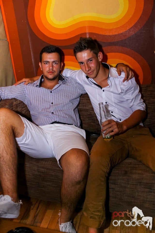 Mare petrecere în Club Juice, Juice