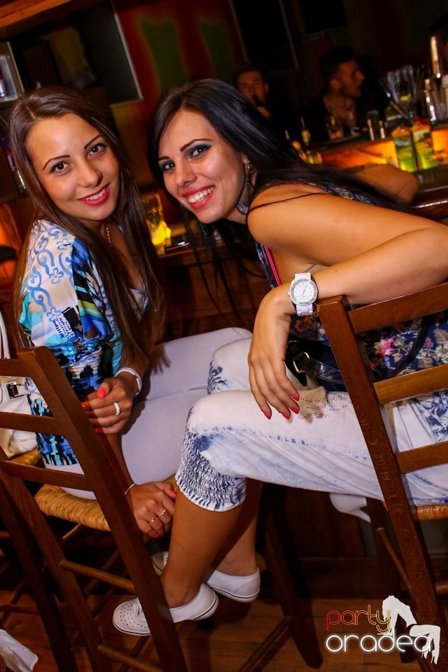 Mare petrecere în Club Juice, Juice