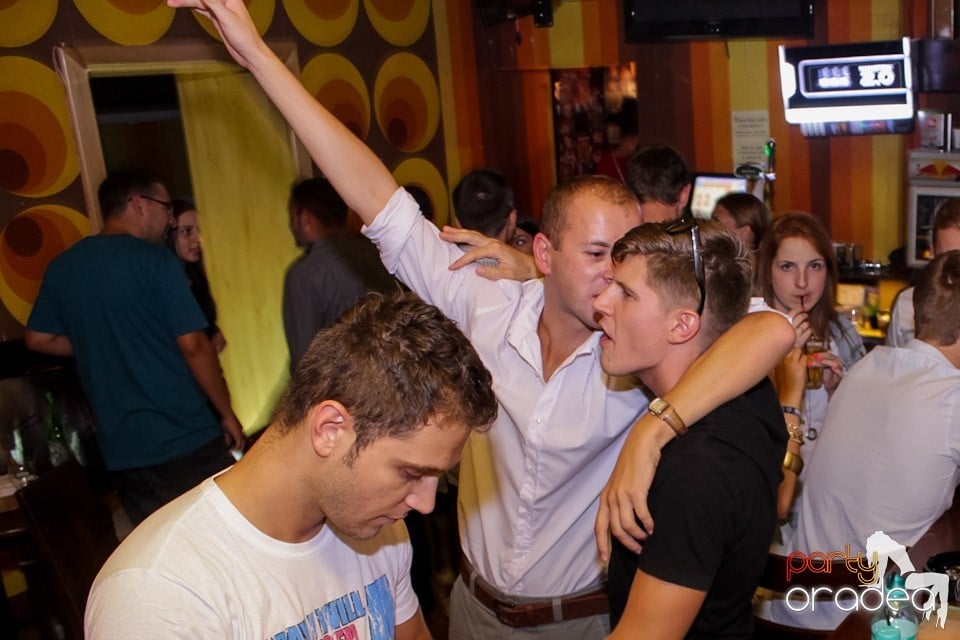 Mare petrecere în Club Juice, Juice