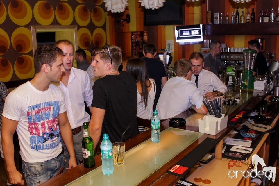 Mare petrecere în Club Juice, Juice