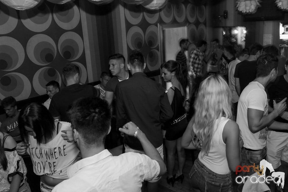Mare petrecere în Club Juice, Juice