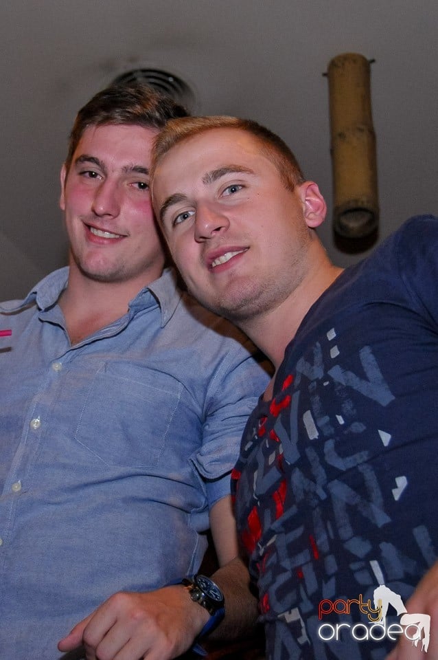 Marea Petrecere de Deschidere, Zulu Caffe