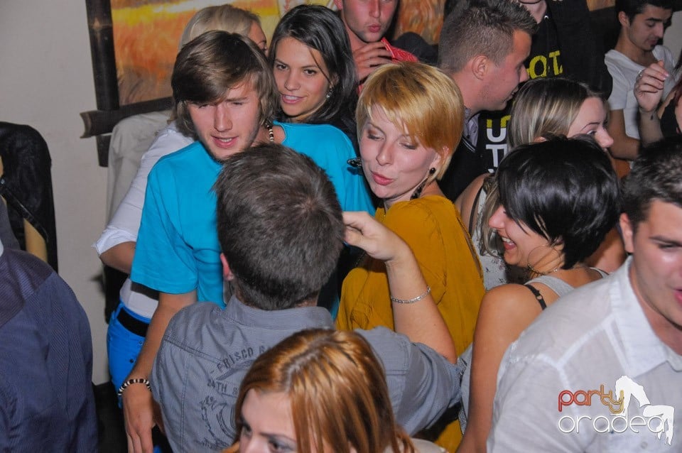 Marea Petrecere de Deschidere, Zulu Caffe