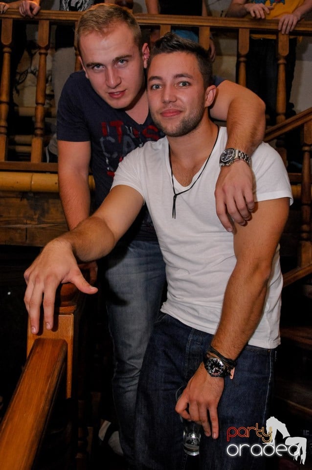 Marea Petrecere de Deschidere, Zulu Caffe