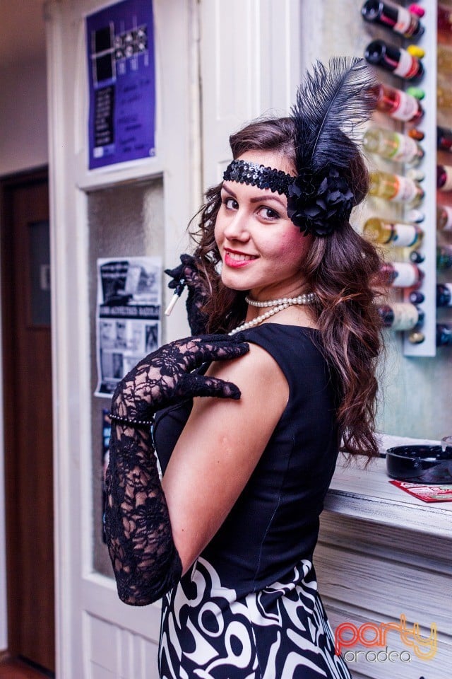 Masquerade Night, Bodega