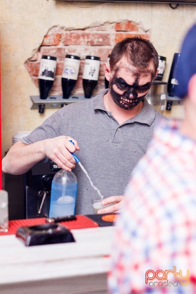 Masquerade Night, Bodega
