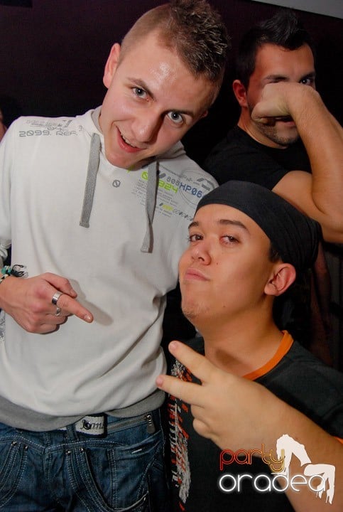 Massive House Attack în Club Atti's, 