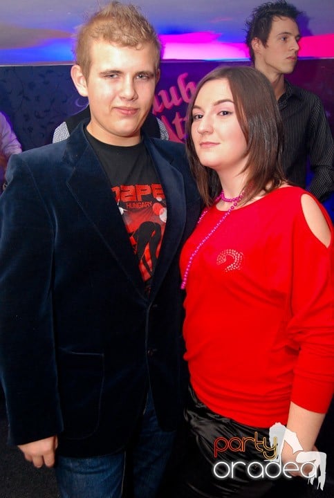 Massive House Attack în Club Atti's, 