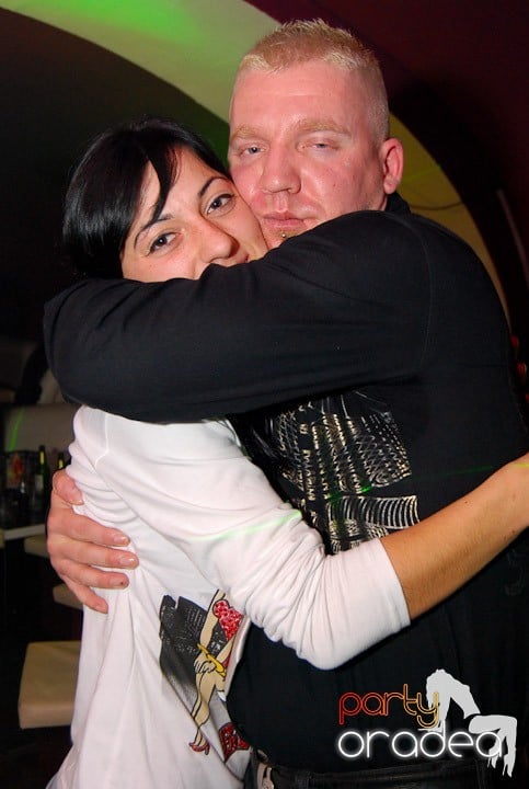 Massive House Attack în Club Atti's, 