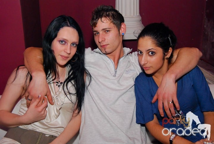 Massive House Attack în Club Atti's, 